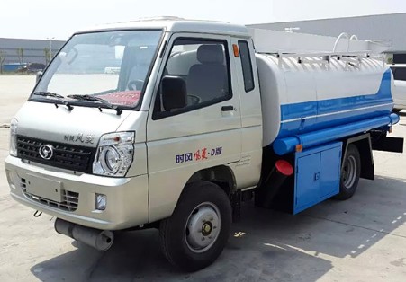 小型灑水車(chē)視頻_3噸時(shí)風(fēng)風(fēng)菱小型灑水車(chē)