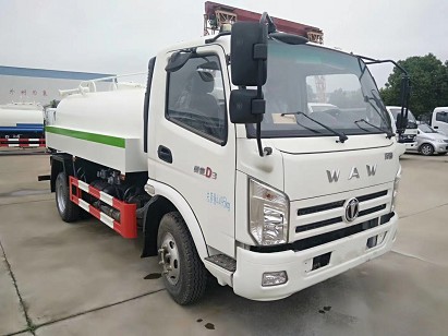 5方灑水車(chē)廠(chǎng)家_飛碟奧馳6方綠化灑水車(chē)廠(chǎng)家價(jià)格