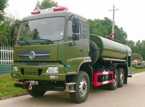 六驅越野灑水車(chē)圖片 六驅越野灑水車(chē)圖片